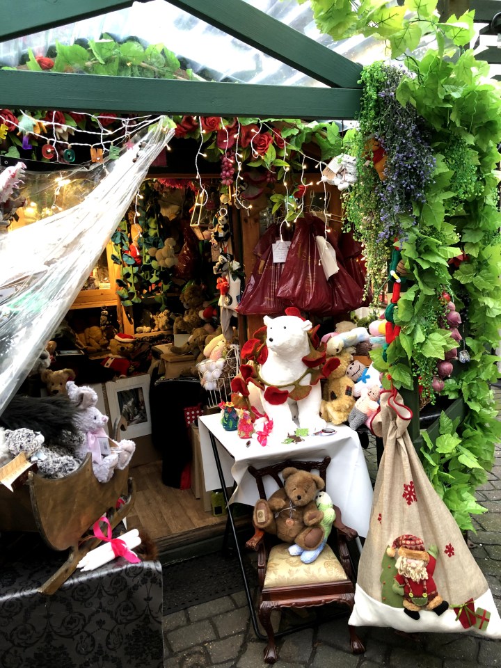 photo of small shop with teddy bears
